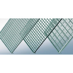 MEAMAX STANDARD basement light well with a mesh grating 2