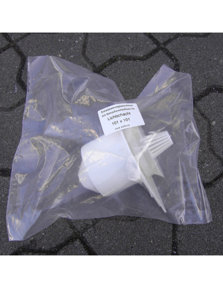 Sewer connector for WOLFA light well